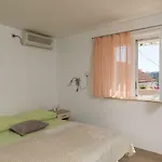Apartment Meet & Greet